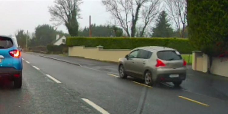 “Perfectly safe environment”: Queue-jumping drivers spotted racing along bike lanes and pavements; Gaudu apologises for comments about teammate Arnaud Démare; Zwift exit from virtual race; Cyclist orders brake blocks… gets a wig + more on the live blog