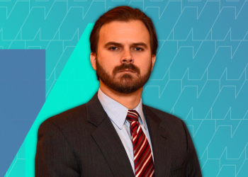 This 37-Year-Old Makes 5 Figures/Month Renting Vacation Homes in Arkansas
