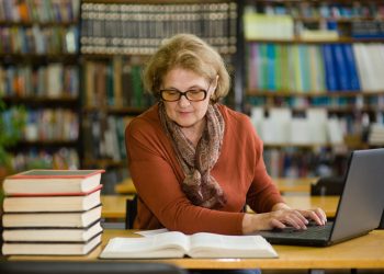 5 Colleges Helping Seniors Start New Careers