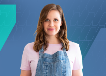 How This 35-Year-Old Earns 6 Figures/Year From Her Baking Blog While Working Part Time