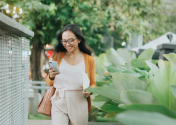 The 13 Best Jobs You Can Do On Your Phone from Anywhere in 2023