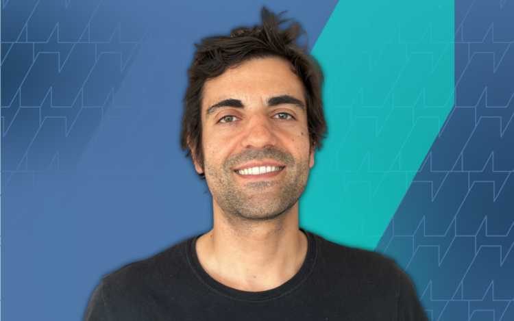 How this 35-Year-Old Makes $5k+ By Blogging and Touring Very Unusual Destinations