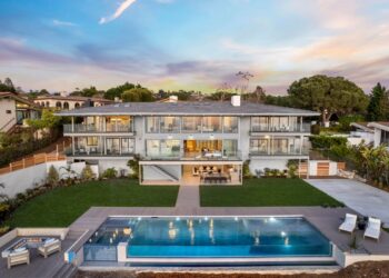 $12.5 Million Is The Record-Setting Sales Price To Beat On California’s Palos Verdes Peninsula