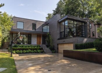 Chic Ultra-Modern Home Amps Up Tony Toronto Boulevard