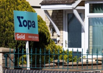 UK mortgage approvals and consumer credit jump despite higher rates