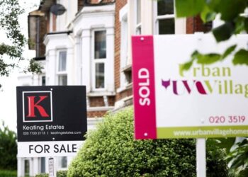 UK lenders bet on inflation falling with mortgage rate cuts