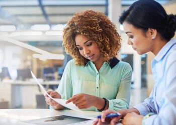 How to Write a Better Resume: Career Experts Share Their Secrets