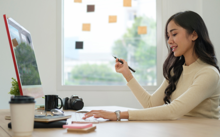 13 Gifts for Creative People to Keep Them Happy and Inspired in 2023