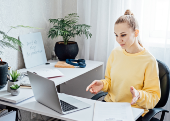 13 High-Paying Writer Side Hustle Ideas for Your Free Time in 2023