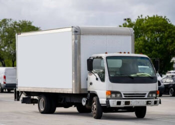 23 Ways to Make Money with Your Box Truck in 2023