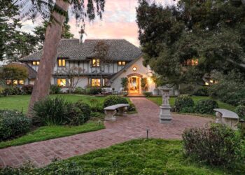 $63 Million California Coastal Estate Comes With An Unexpected Time-Saving Bonus