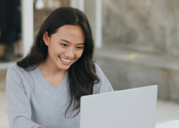 Get Paid to Read Emails: 40+ Legit Sites that Pay You (2023)