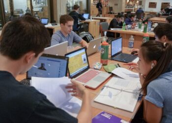 3 Ways to Learn from Your Mistakes and Grow as a Leader