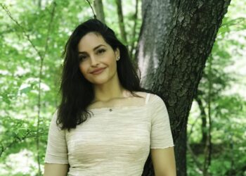 This Actress has a $7,000-$8,000 Monthly Side Hustle