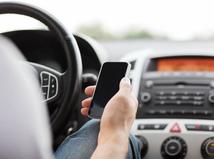 24 Best Driving Apps to Make Money With Your Car in 2024
