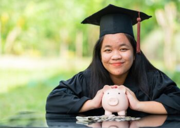 Graduates of These 10 Colleges Are Really Raking It In