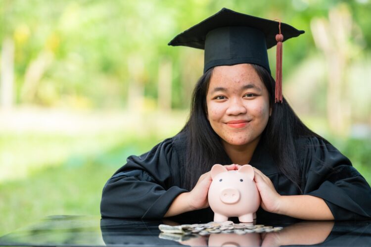 Graduates of These 10 Colleges Are Really Raking It In