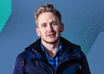 How This 39-Year-Old’s 2 Travel Blogs Earn Up To $10k/Month From Display Ads and Travel Coaching