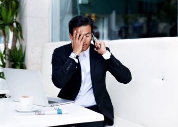 5 Reasons Rich People Live Paycheck to Paycheck, Too