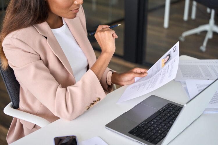 How to Write an Eye-Catching Resume Header
