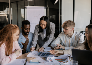 UpViral Review: Is This Referral Marketing Tool The Best?