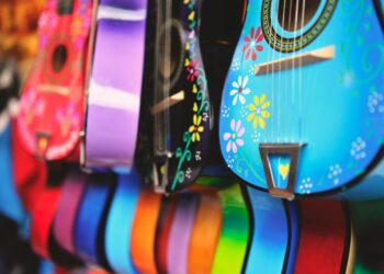 Tune into Profit: Solid Side Gigs in Music 