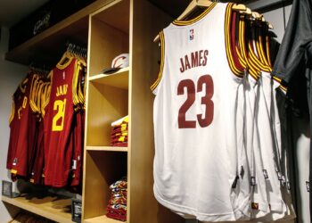 LeBron’s Scoring Streak: 4 Tips to Keep Your Finances on Fire