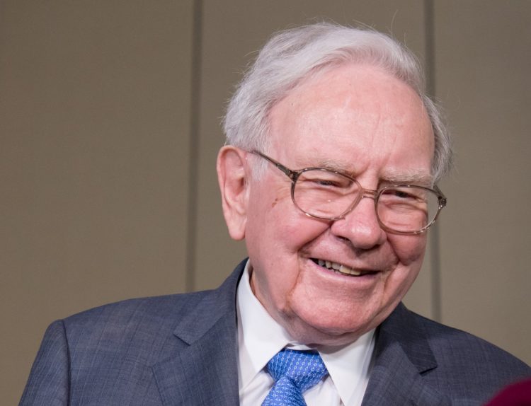 Warren Buffett’s 9 Awesome Money-Saving Tips