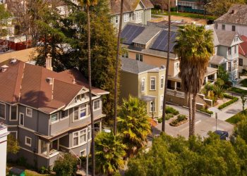 15 American Cities Where Middle-Class Incomes Stretch the Furthest