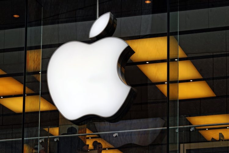 5 Economic Sectors Impacted by Apple’s $500 Billion U.S. Investment