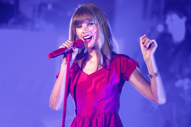 6 Taylor Swift-Inspired Side Hustles That Could Make You Rich