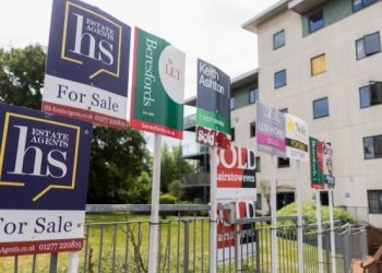 Barclays joins other lenders to cut mortgage rate below 4%