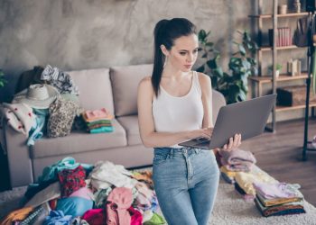 7 Tips for Selling Your Old Clothes on Consignment