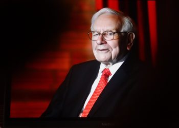 Warren Buffett’s Secret Sauce: 9 Habits That Keep His Billions Growing