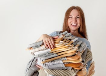 How to Sell Used Clothes on ThredUp (and How Much You Can Make)