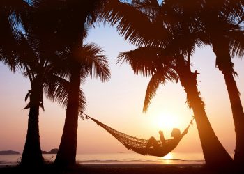 8 Ways to Make Money While You’re Lying on the Beach