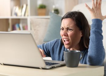 4 Ways Social Media Can Destroy Your Savings