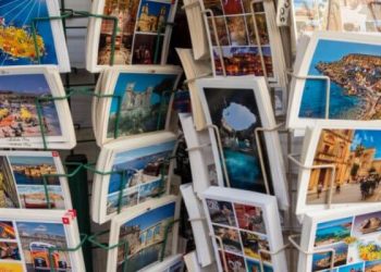 Where to Buy Postcards Near Me & Online (15+ Best Places for 2025)