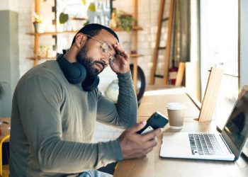 10 Red Flags That You’re Stuck in the Wrong Career — and Your Step-by-Step Guide Out