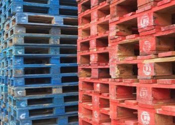 How to Make Money Recycling Wood Pallets in 2026 (I Made $80 in 5 Hours)