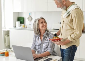 20 Best Companies With Flexible Jobs for Seniors and Older Workers